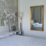 בית נופש Mirror לצנו